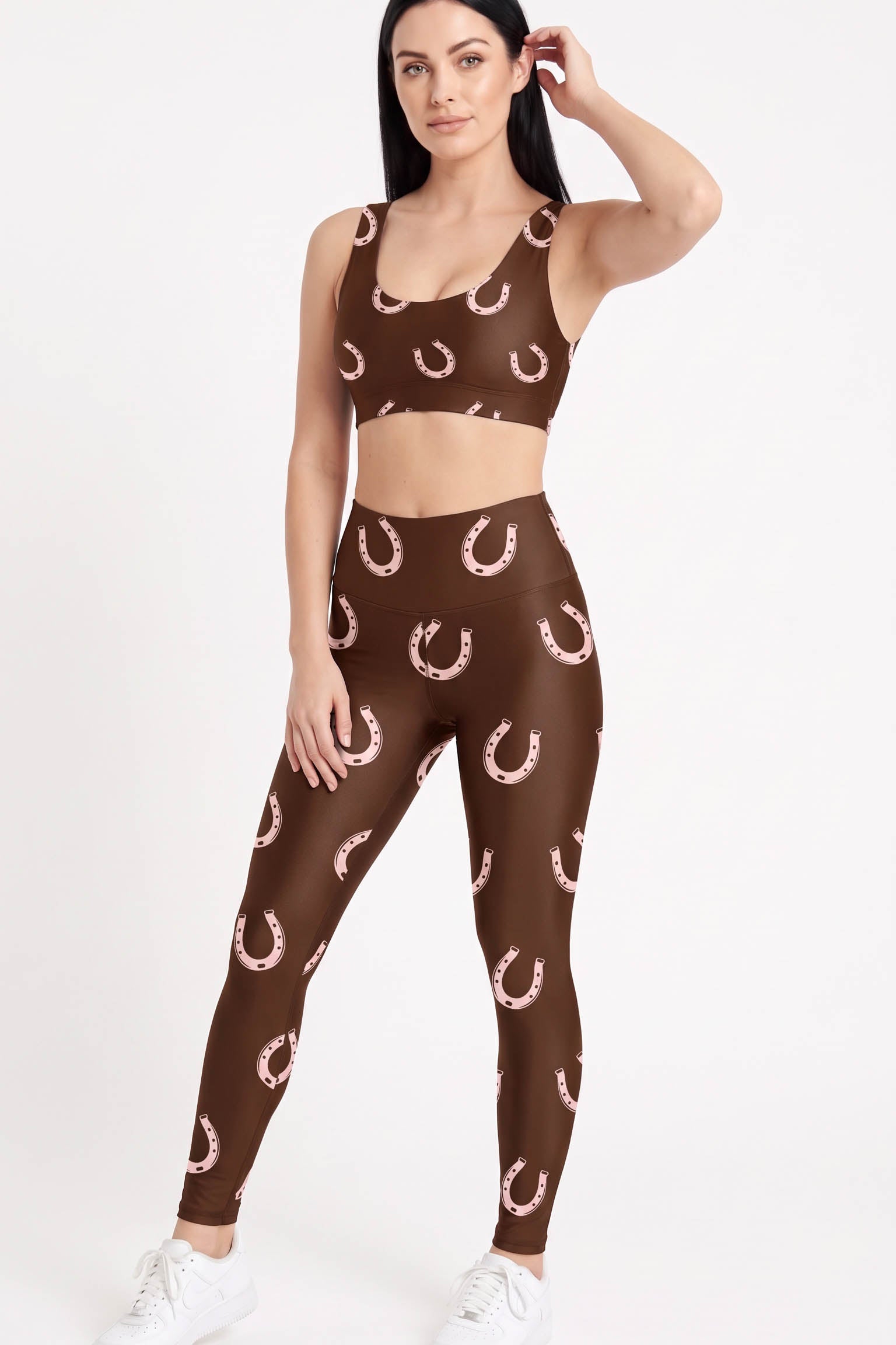 GSFW26_LuckyHorseshoe_AdultFront.jpg