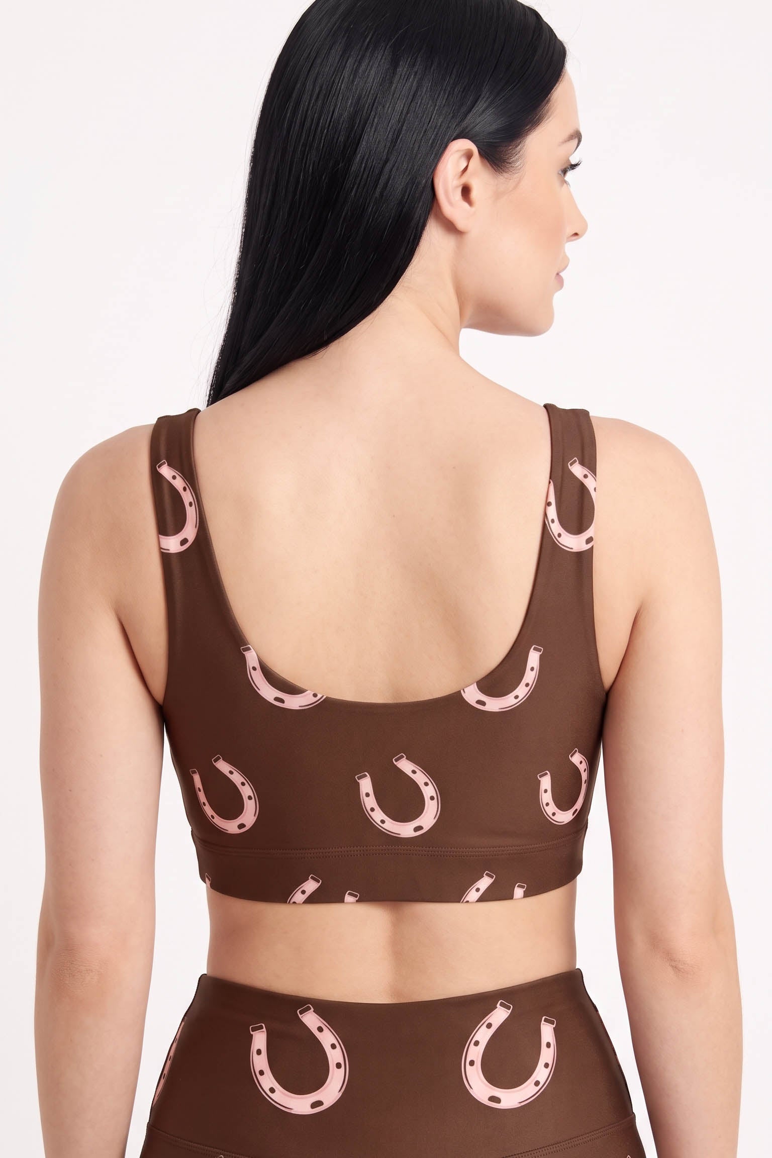 GSFW26_LuckyHorseshoe_AdultTopBack.jpg