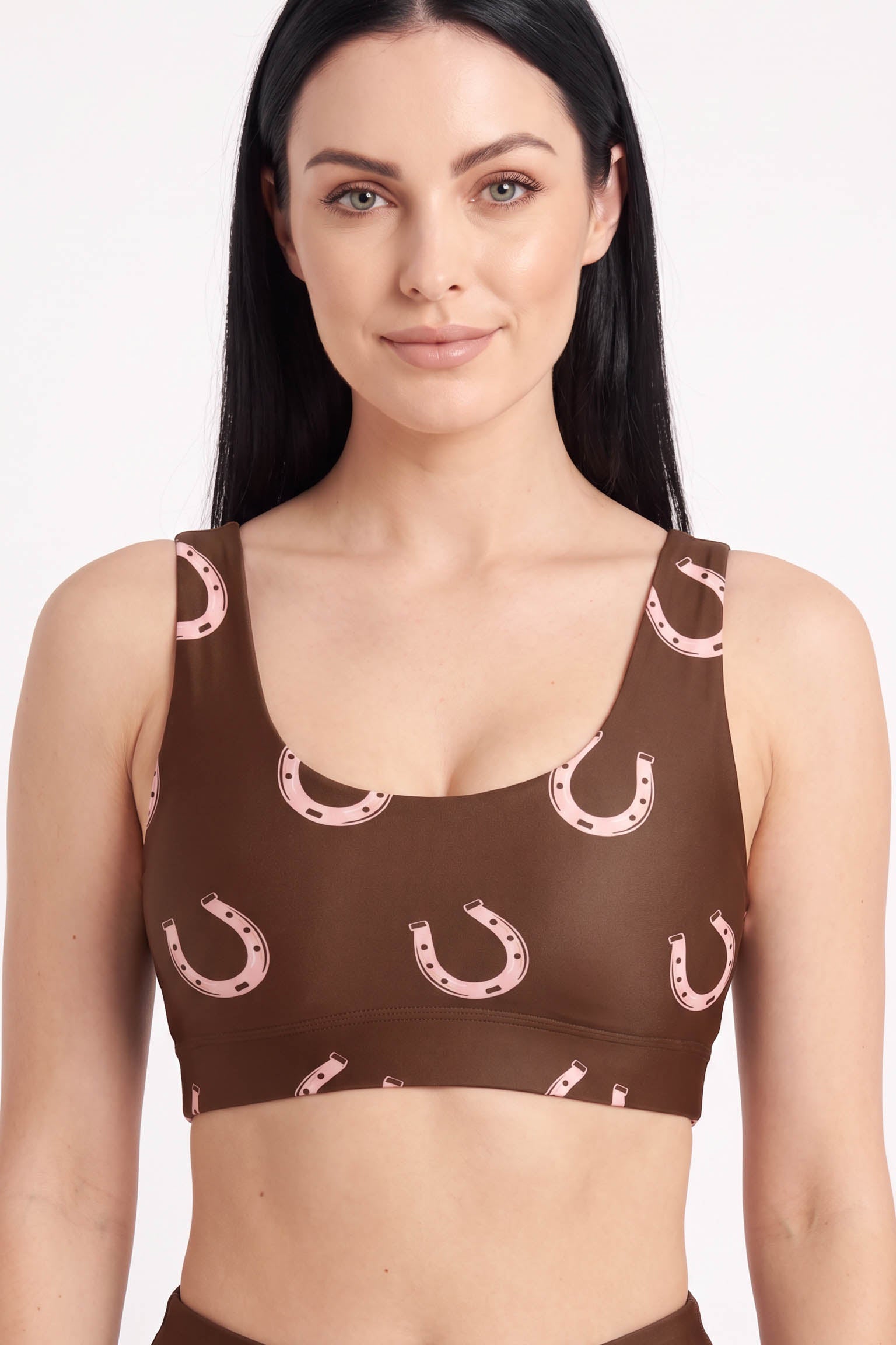 GSFW26_LuckyHorseshoe_AdultTopFront.jpg