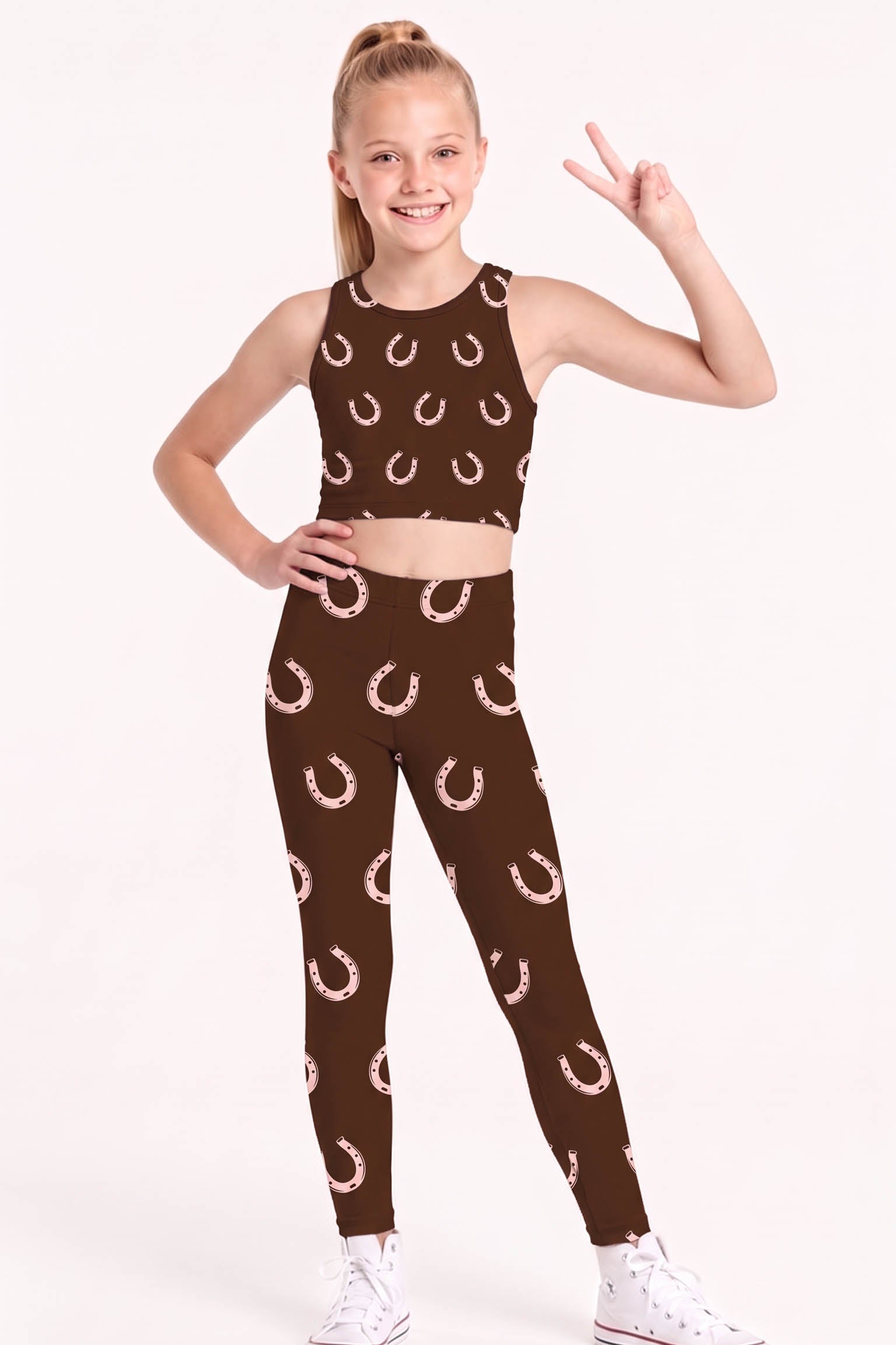 GSFW26_LuckyHorseshoe_KidsFront.jpg